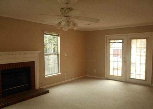 Building Photo - 100 Saint George Drive, Yorktown, VA 23693