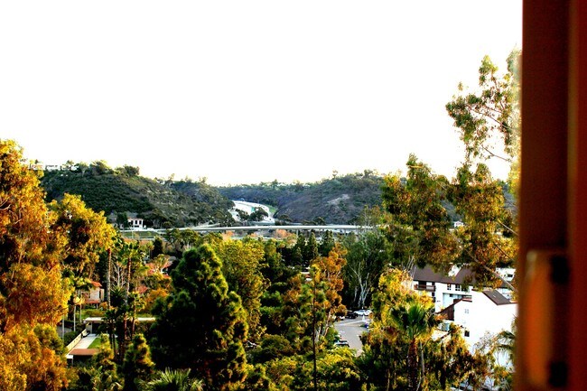 Foto del edificio - 6255 Rancho Mission Rd