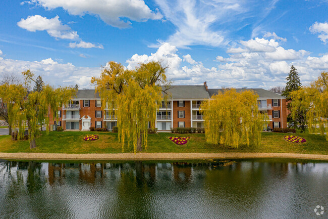 Foto del edificio - Versailles on the Lakes Schaumburg