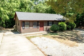 Building Photo - 815 Melanie St