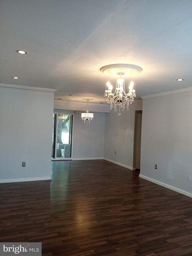 33 Ashley Ct, Evesham, NJ 08053 Room for Rent in Evesham, NJ