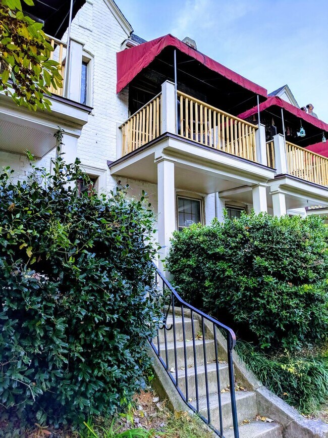 Foto del edificio - 3322 Ellwood Ave