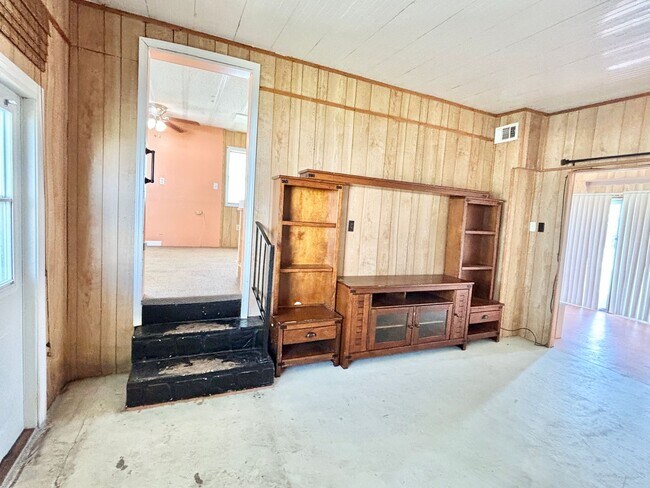 Foto del edificio - Unfurnished 2 Bedroom Manufactured Home in Barefoot Bay Available Now!