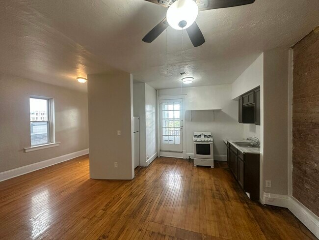 Foto del edificio - 4806 Euclid Ave