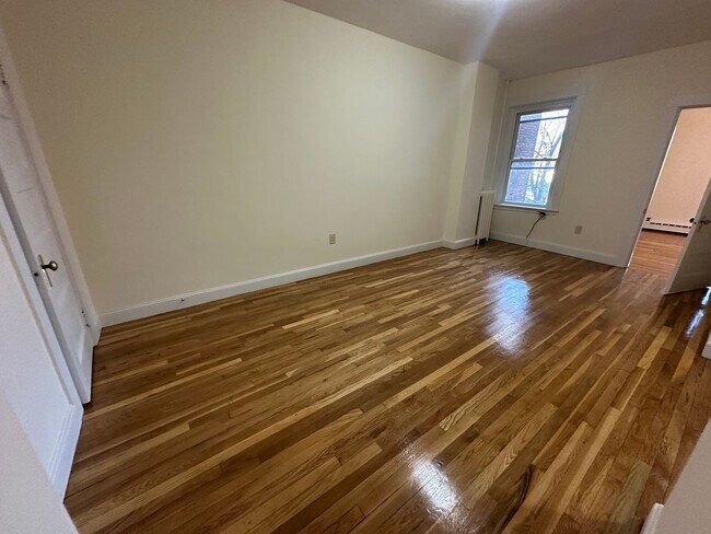 Foto del edificio - Washington Square - Updated Kitchen - Deck - Close to T
