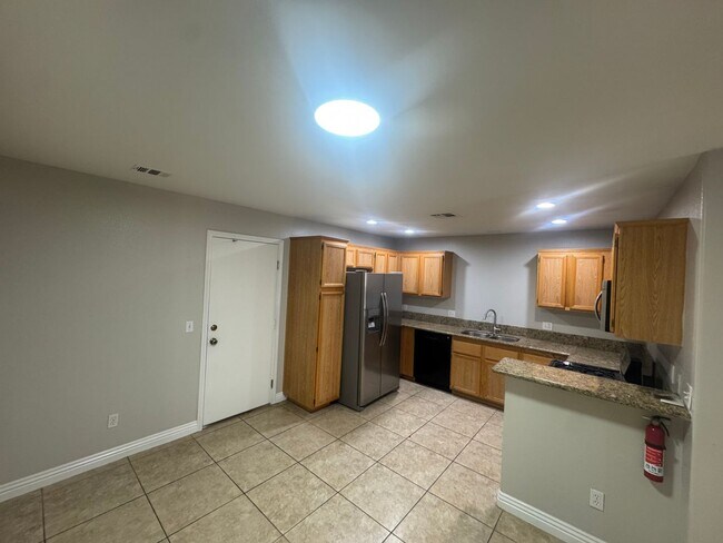 Building Photo - 2066 Cary Grant Ct