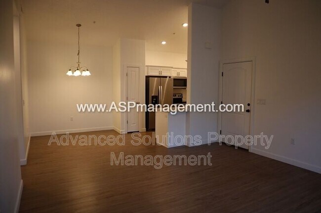 Foto del edificio - 344 S 740 W