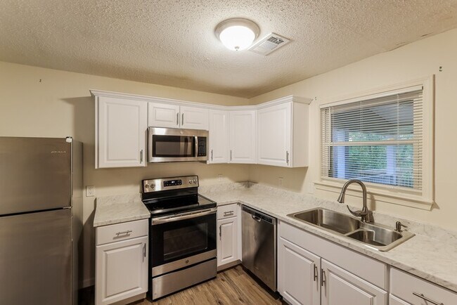 Foto del edificio - 4804 Eastern Hills Ln