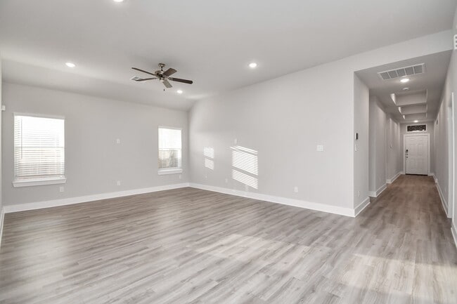Building Photo - 7546 Terramar Bay Ln