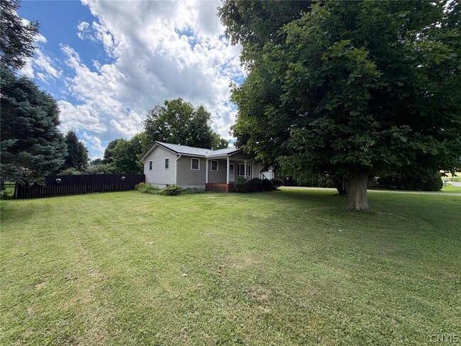 Building Photo - 1648 White Bridge Rd