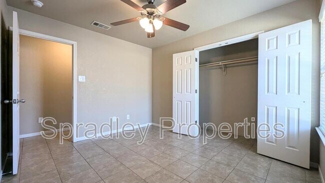 Foto del edificio - 4908A-49205 Lp