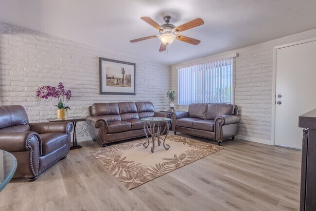 Building Photo - 3 Bedroom plus Den!!  FULLY FURNISHED & WI...