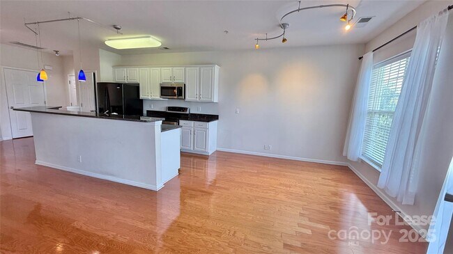 Foto del edificio - 14668 Via Sorrento Dr