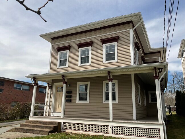 Foto del edificio - 61 S Main St