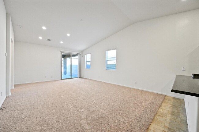 Foto del edificio - 1630 E Grove St