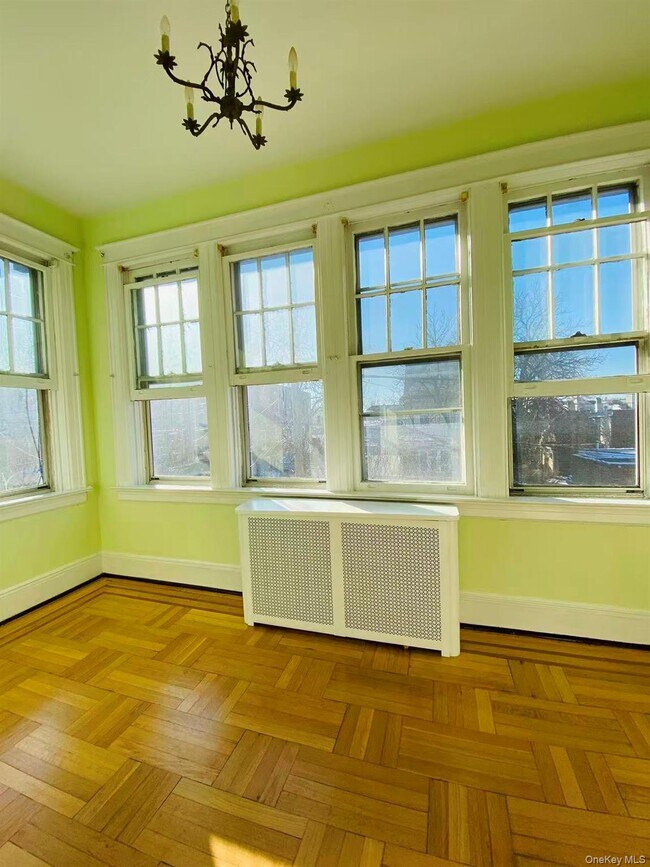 Foto del edificio - 57-19 64th St