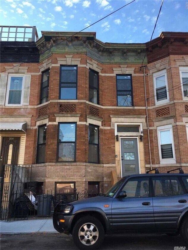 Primary Photo - 202 New Jersey Ave