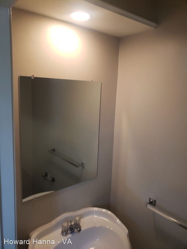 Foto del edificio - 3 br, 2.5 bath House - 8129 Redmon Road, #B