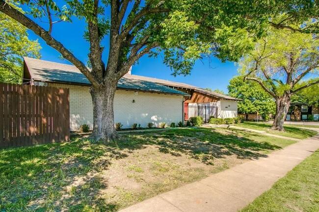 Building Photo - 13351 Kit Ln