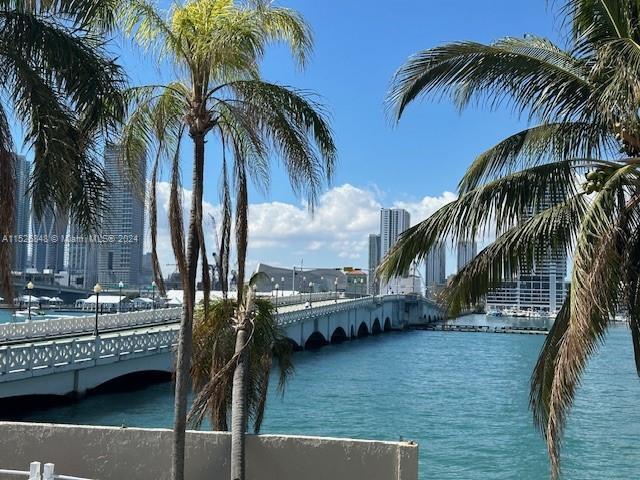 Foto del edificio - 801 N Venetian Dr