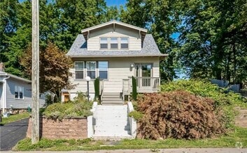 Building Photo - 24 Wilcox Pl