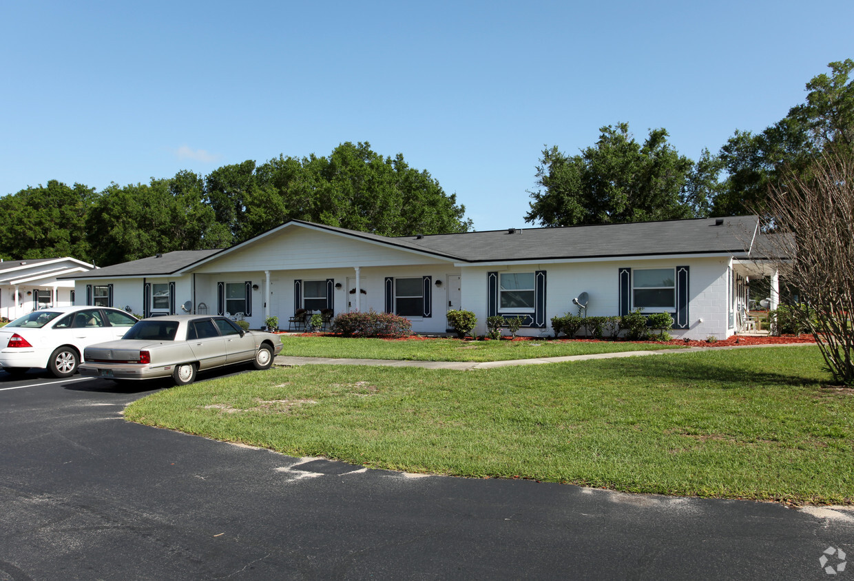 Primary Photo - Pepper Tree Apartments