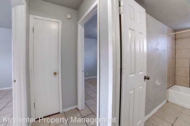 Foto del edificio - 2 br, 1 bath House - 1072B N Irvington Ave