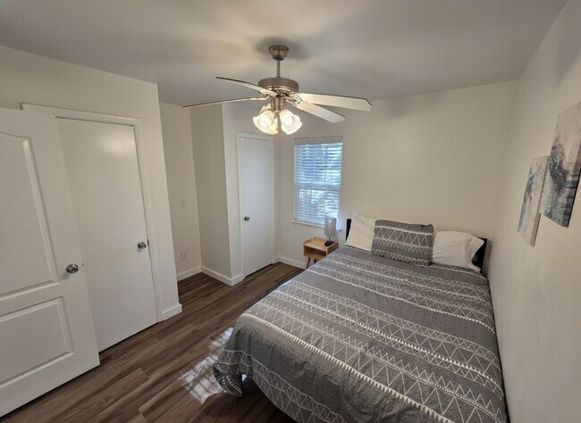 Foto del edificio - 4184 W 7th St