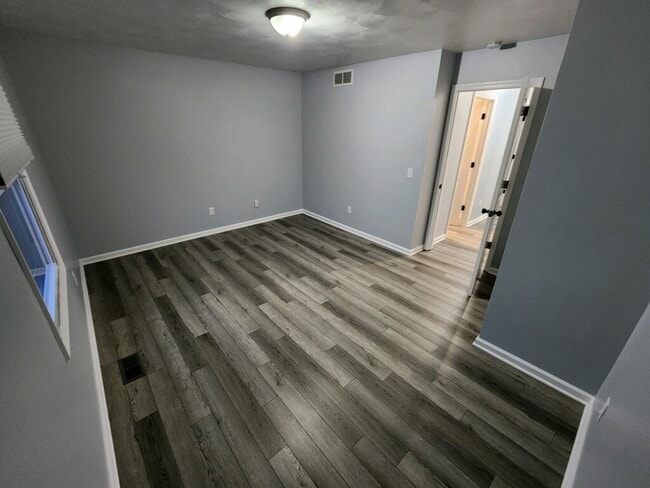 Building Photo - 1704 Cambria Dr