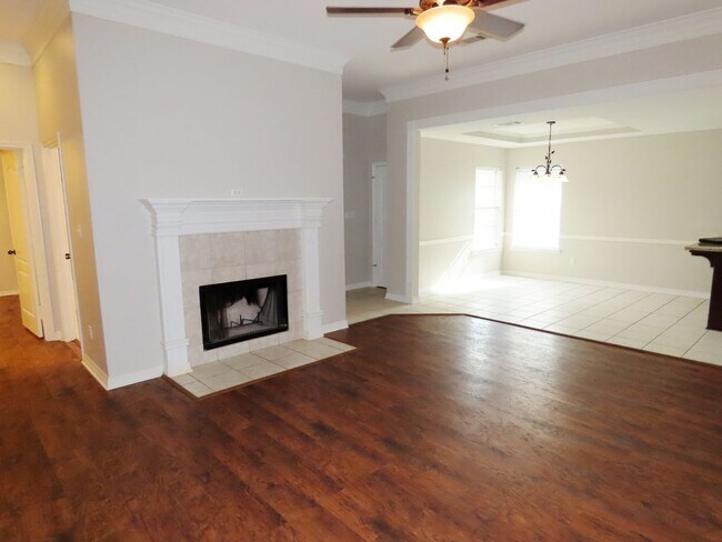 Foto del edificio - Gated Community in Whitehouse! Gorgeous 3 Bedroom, 2 Bath Home