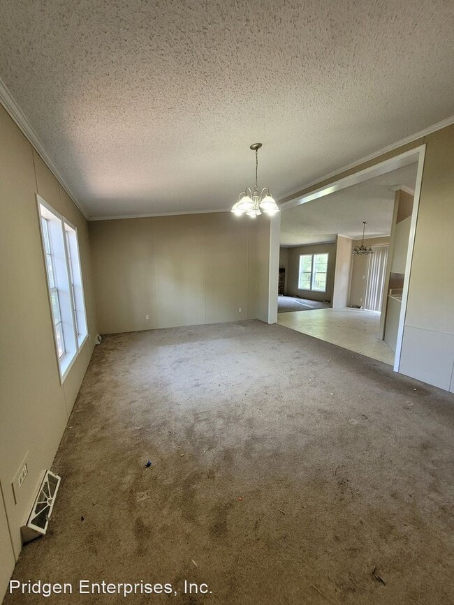 Foto del edificio - 4 br, 2 bath House - 348 Burkland Lane