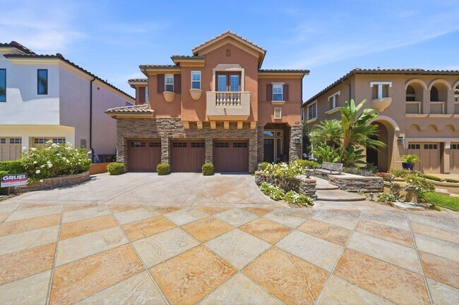 Building Photo - Luxury Coastal Living in Guard-Gated Ocean Colony