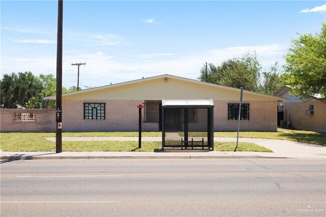 Foto del edificio - 612 N Ware Rd