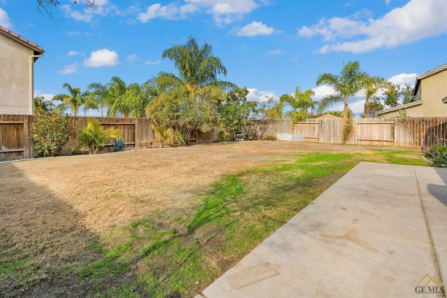 Foto del edificio - Beautiful Home in SW Bakersfield