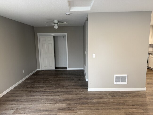 Building Photo - 1525 Baker St NE