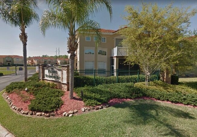 Building Photo - 4 Bedroom 3.5 Bath Townhome in The Reserve...