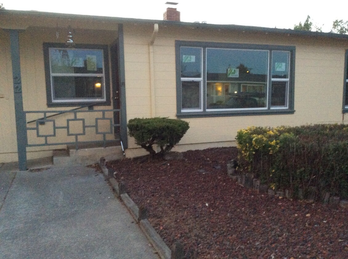 22 Harbor Dr, Corte Madera, CA 94925 House for Rent in Corte Madera