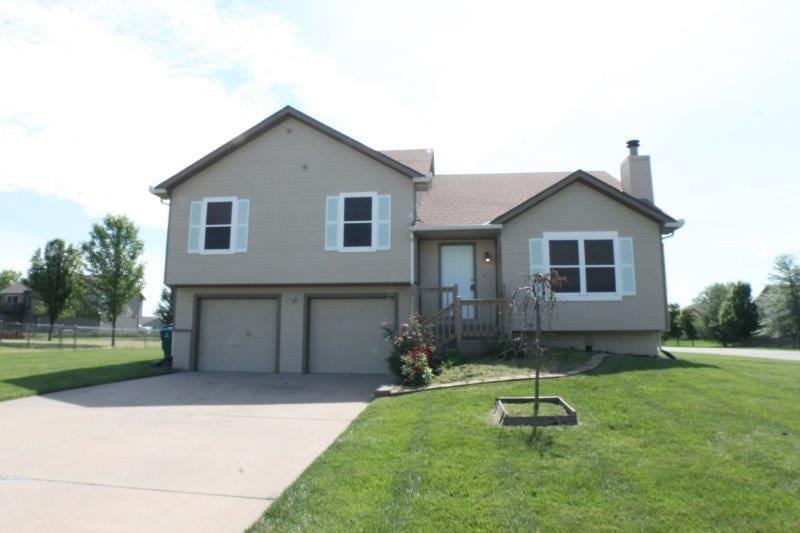 21917 S Murphy Ln, Peculiar, MO 64078 House Rental in Peculiar, MO