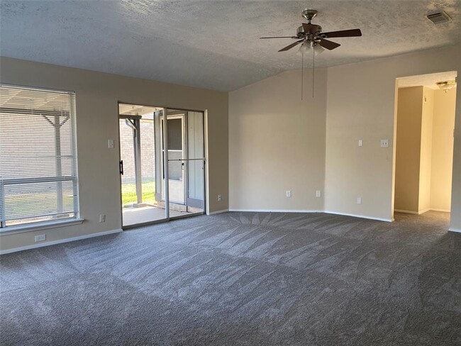 Building Photo - 10607 Staghill Dr