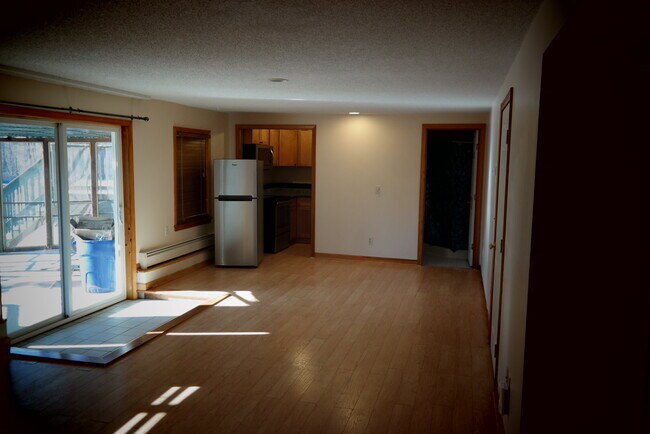 Sala de estar sin muebles - 11 Summit Rd