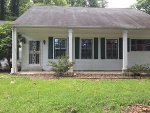Building Photo - 2033 Decatur Hwy