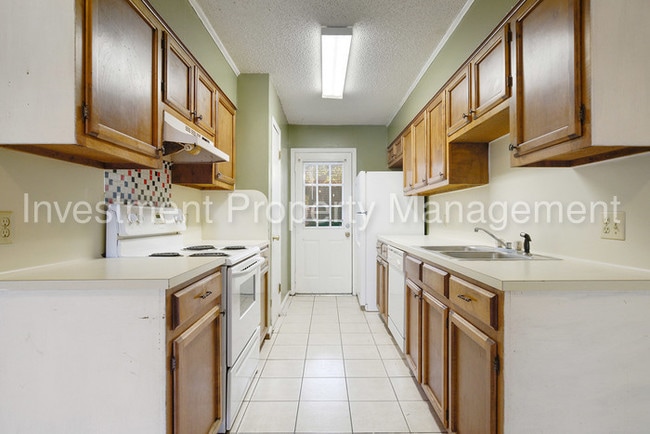 Building Photo - 10510 Stanley Aubin Ln