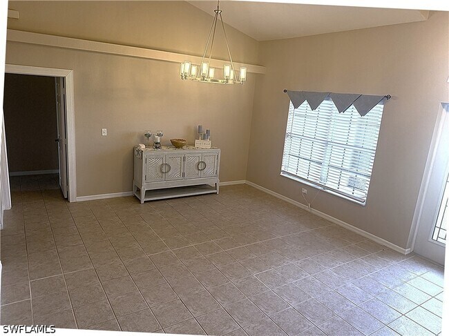 Foto del edificio - 527 SW 40th Terrace
