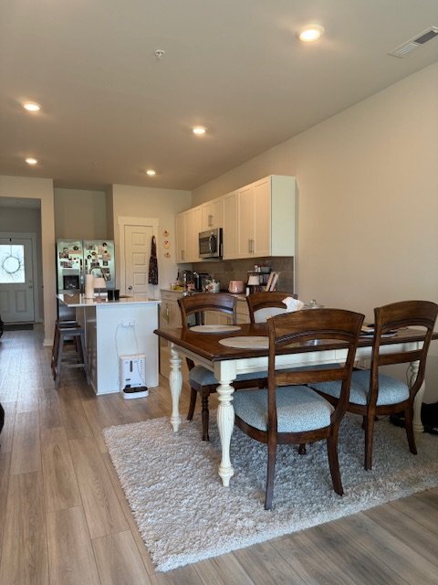 Foto del edificio - 639 Birdie Dr