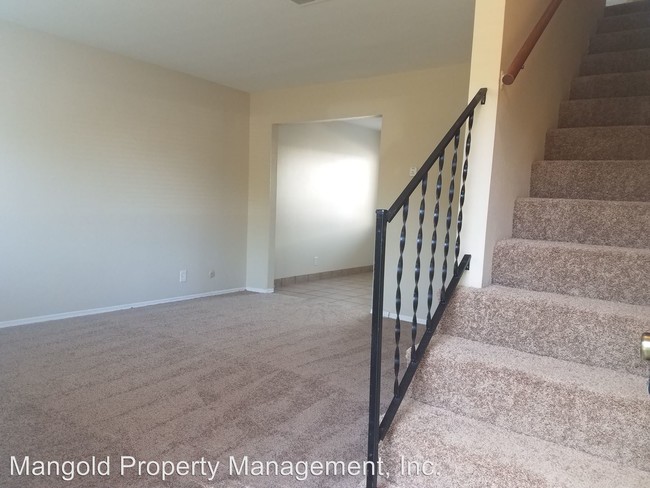 Building Photo - 728 Bellarmine Dr