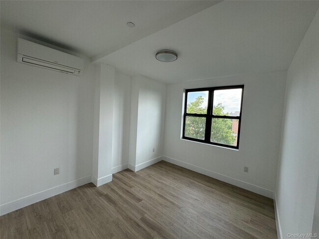 Foto del edificio - 84-03 Lander St