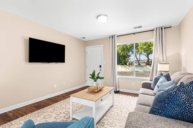 Foto del edificio - 18451 Sharon Ln