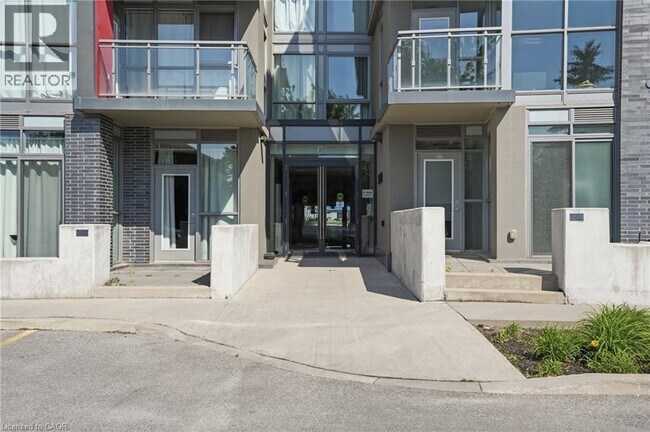 Photo du bâtiment - 5260 Dundas St