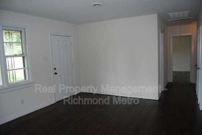 Foto del edificio - 4515 Olney Dr