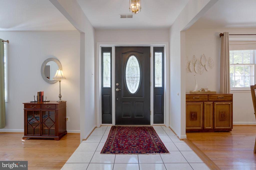 Foto del edificio - 5105 Spring Rock Ct